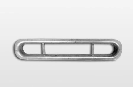 Ovaler Klemmrahmen aus Metall mit zwei inneren Querstreben, zur Fixierung von Filter- oder Bauelementen<br /><br />